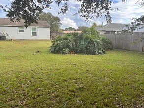 6690 Cairo Rd in Cocoa, FL - Foto de edificio - Building Photo