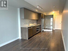 2-712 Sonic Way in Toronto, ON - Building Photo - Building Photo