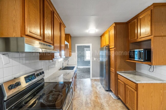 property at 410 E 8th Ave