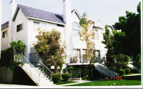 12757 Venice Blvd in Mar Vista, CA - Foto de edificio