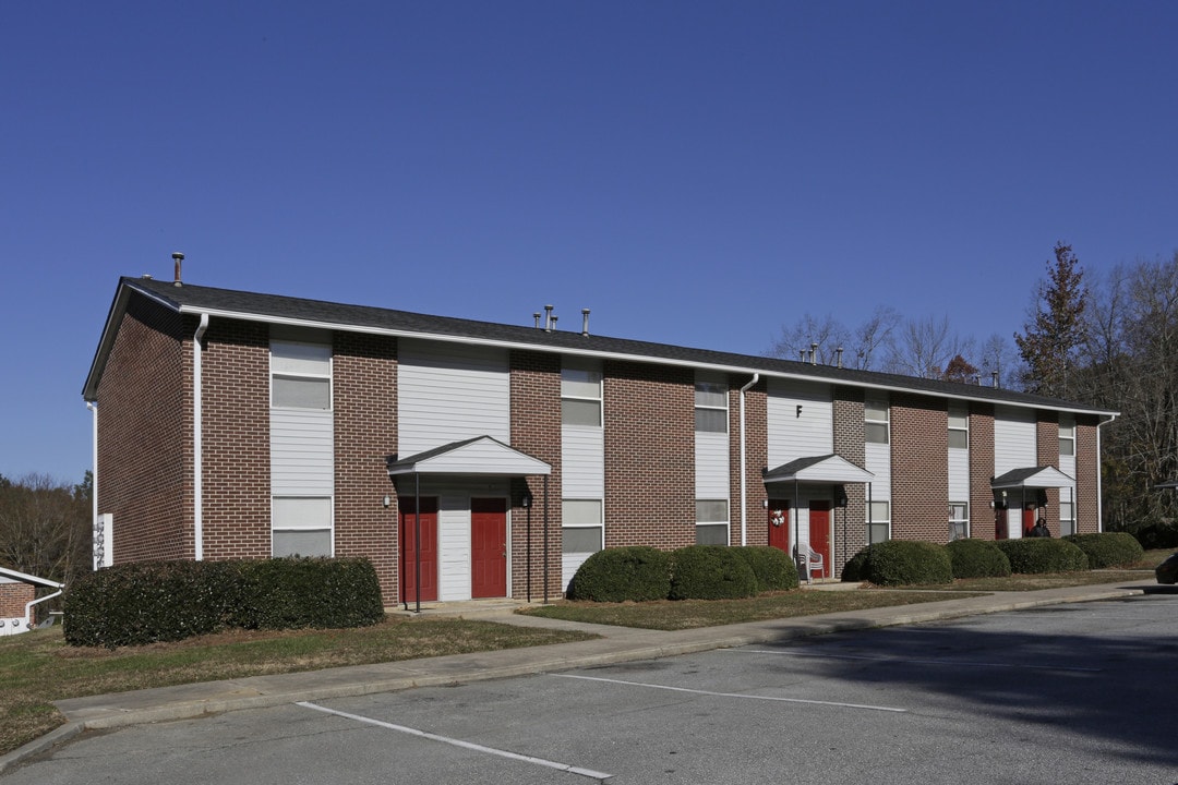 Westchase Apartments in Clinton, SC - Building Photo