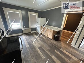 50 W Bow St in Franklin, NH - Building Photo - Building Photo