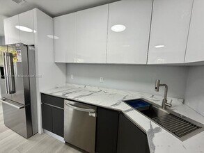 1100 NE 2nd St in Hallandale Beach, FL - Building Photo - Building Photo