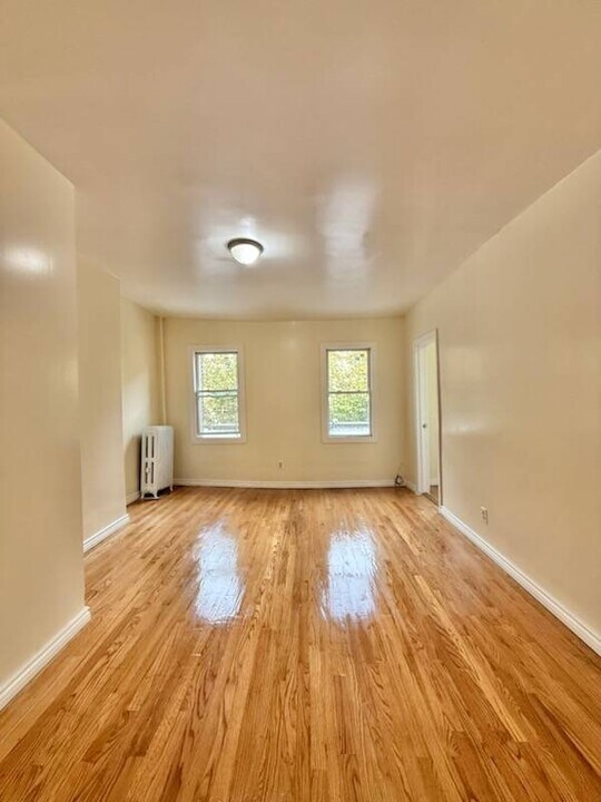 325A Lewis Ave in Brooklyn, NY - Building Photo