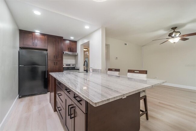 4810 S Dauphin Ave in Tampa, FL - Building Photo - Building Photo