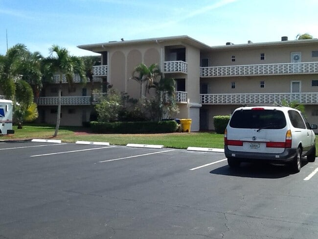 property at 2812 Garden Dr S