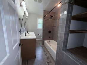 130 Adelaide Ave in Warwick, RI - Building Photo - Building Photo