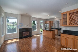 4858 SE Vintage Pl in Milwaukie, OR - Building Photo - Building Photo