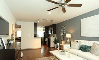 3405 N Shepherd Dr in Houston, TX - Building Photo