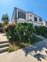 337 N Gardner St in Los Angeles, CA - Building Photo