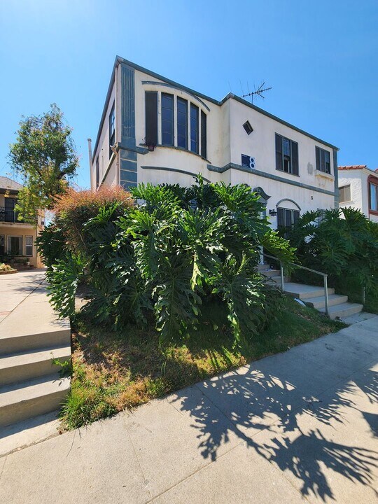 337 N Gardner St in Los Angeles, CA - Building Photo