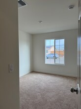 221 Dylan St in Merced, CA - Building Photo - Building Photo