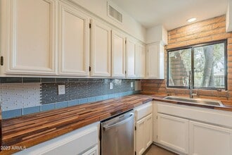 4441 E Hubbell St in Phoenix, AZ - Building Photo - Building Photo