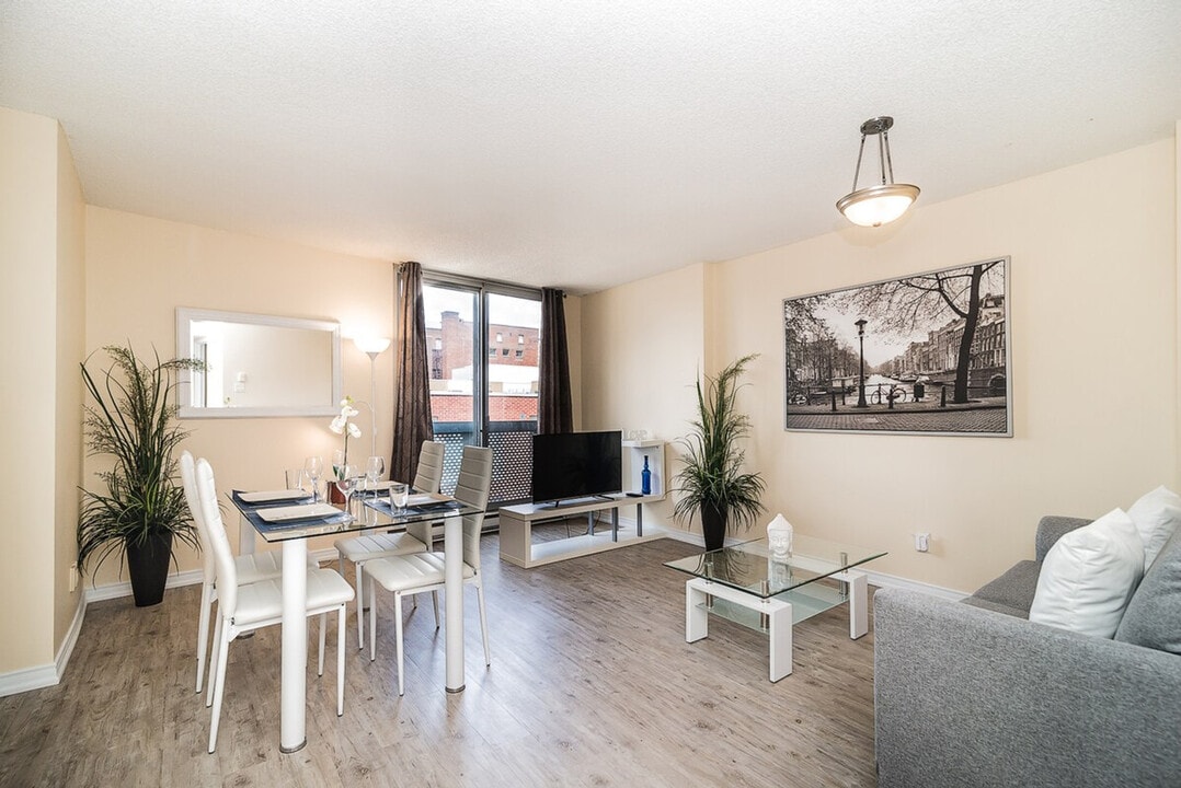 1197 Rue Saint-Dominique in Montréal, QC - Building Photo
