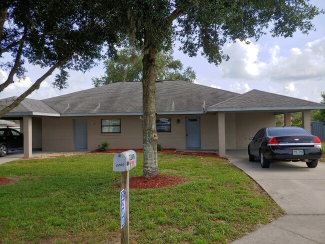 2200 W Silver Hill Ln, Unit 2200