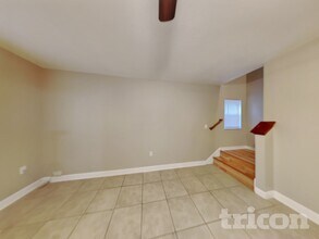 10221 Summerview Cir in Riverview, FL - Building Photo - Building Photo