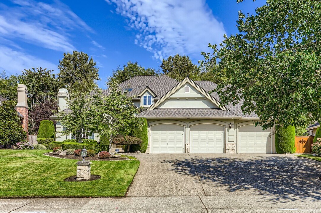 26958 SE 22nd Way in Sammamish, WA - Building Photo