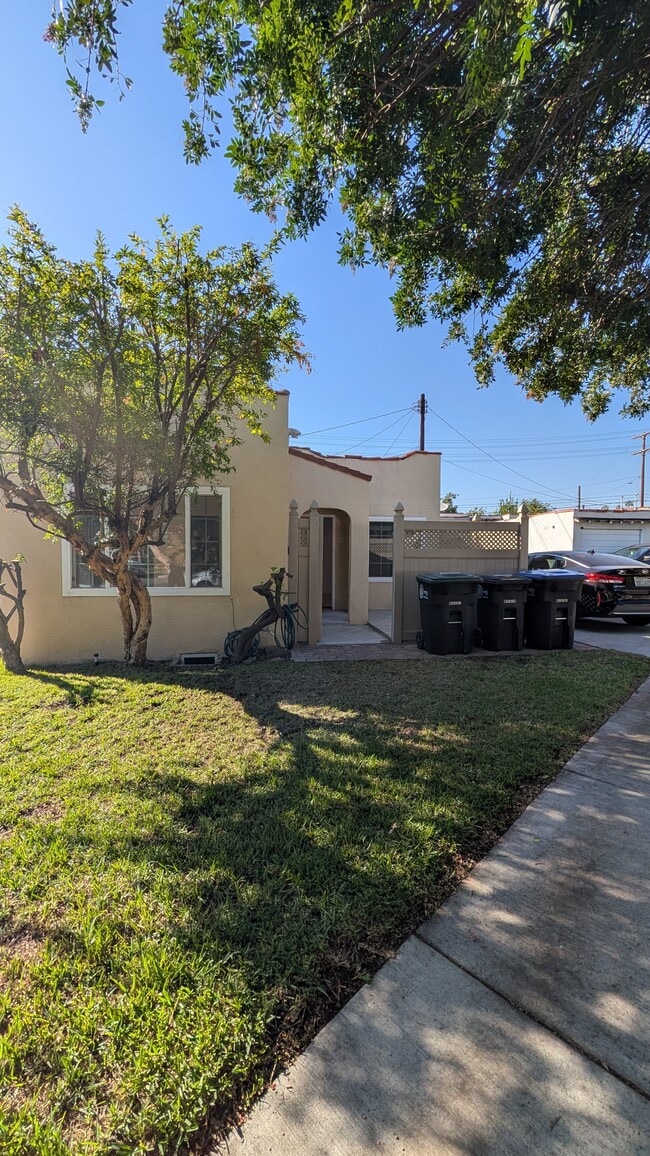 property at 1203 N Kenilworth Ave