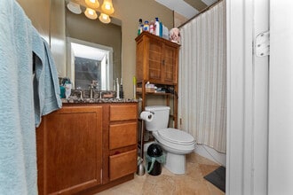 1340 W Greenleaf Ave, Unit 3C in Chicago, IL - Building Photo - Building Photo