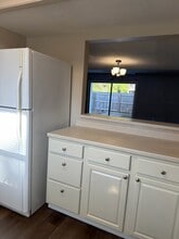 144 Douglas Rd W in Oldsmar, FL - Foto de edificio - Building Photo