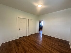 431 E 8th St in Dallas, TX - Foto de edificio - Building Photo