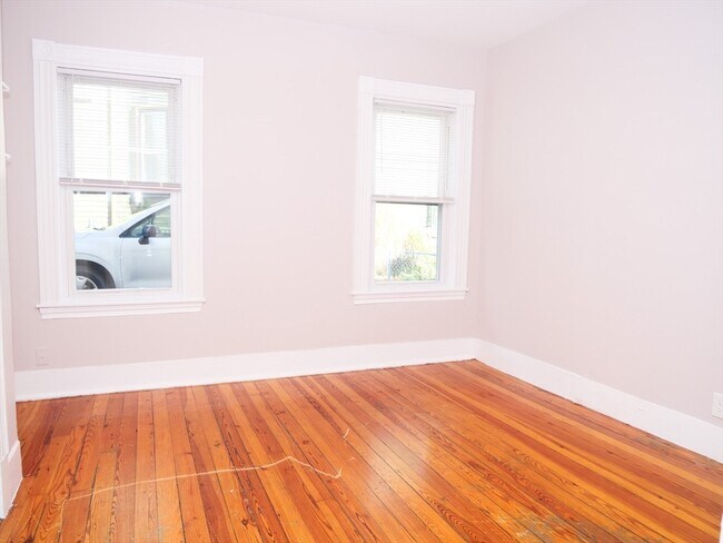 4 Summer St, Unit 1R in Boston, MA - Foto de edificio - Building Photo