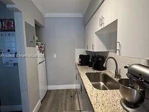 2022 SW 17th Ave in Miami, FL - Building Photo - Building Photo