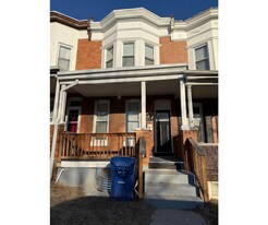427 S Augusta Ave in Baltimore, MD - Building Photo