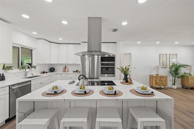 346 Suwanee Ave in Sarasota, FL - Building Photo - Building Photo