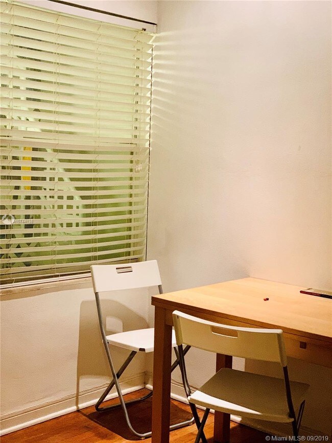 315 W 28th St-Unit -1 in Miami Beach, FL - Building Photo - Building Photo