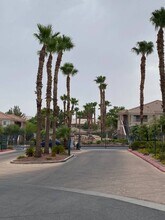 10525 Autumn Pine Ave in Las Vegas, NV - Building Photo - Building Photo