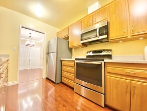 5625 Green Valley Cir in Culver City, CA - Building Photo - Building Photo