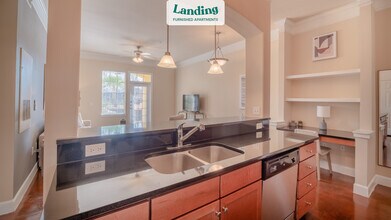 7105 Old Katy Rd-Unit -1303.566831 in Houston, TX - Building Photo - Building Photo