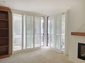 555 Esplanade in Redondo Beach, CA - Building Photo - Building Photo