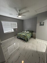 65 W 9th St in Hialeah, FL - Building Photo - Building Photo