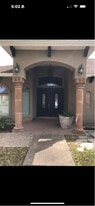5113 Shark Bay Rd in Laredo, TX - Building Photo