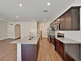 8121 Inhibition Ct in Las Vegas, NV - Building Photo - Building Photo