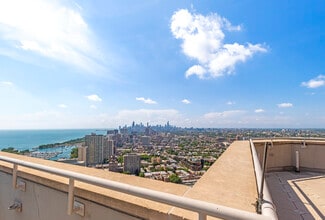 2700 W North Ave, Unit 206 in Chicago, IL - Building Photo - Building Photo