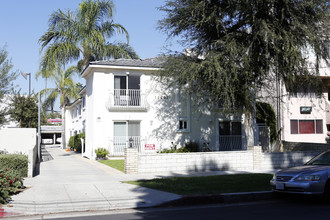 14701 Dickens St in Sherman Oaks, CA - Building Photo - Primary Photo