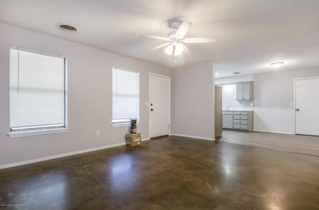 611 Butterfield Trail in Canyon, TX - Foto de edificio - Building Photo