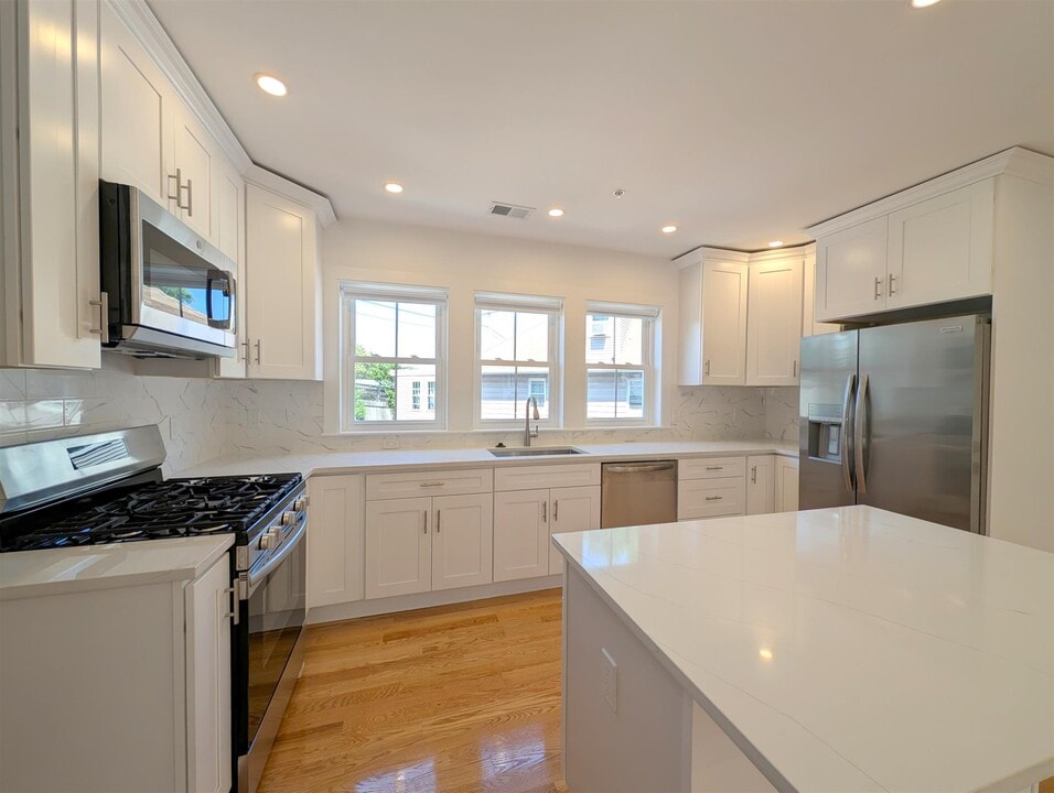 86 Orchard St, Unit 3 in Medford, MA - Building Photo