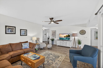 16997 Waterbend Dr in Jupiter, FL - Building Photo - Building Photo