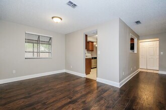 602 Cedar Grove Dr in Brandon, FL - Building Photo - Building Photo
