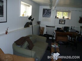 1504 Commonwealth Ave in Boston, MA - Building Photo