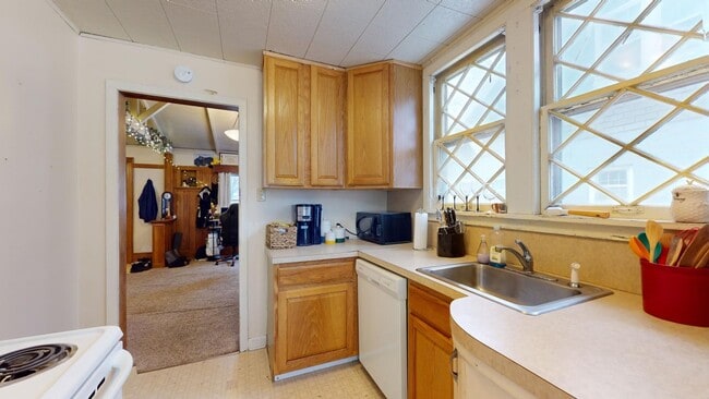 706 Hodge Ave in Ames, IA - Building Photo - Building Photo