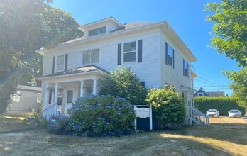 The White House in Tacoma, WA - Foto de edificio - Building Photo
