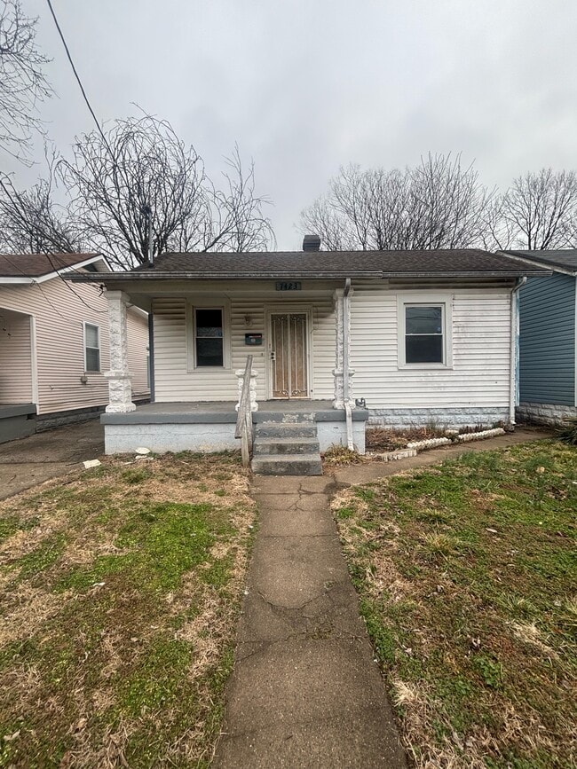 property at 1423 Lillian Ave