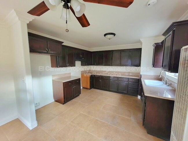 property at 1424 E 59th St