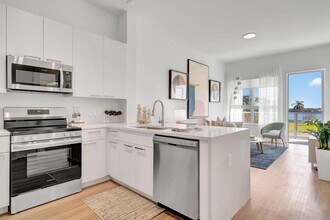 2121 Broward Ave in West Palm Beach, FL - Building Photo - Building Photo