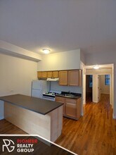 2519 N Lincoln Ave, Unit 2525-D2 in Chicago, IL - Building Photo - Building Photo